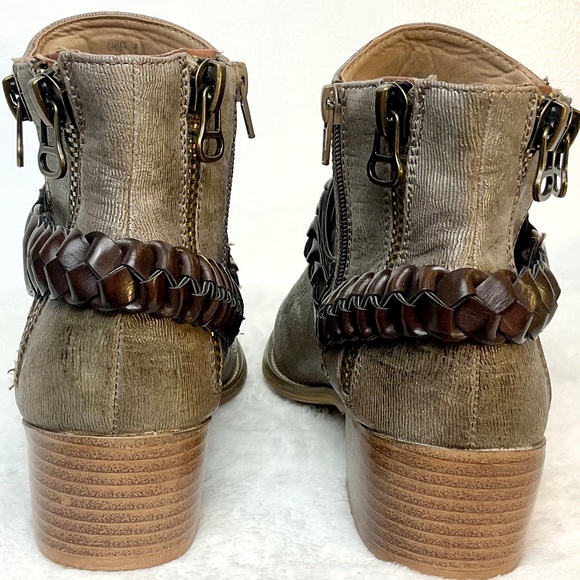 Corky’s Boutique  Western Chief Textured Ankle Boot side Zip in Brown Size 9 - Picture 6 of 13